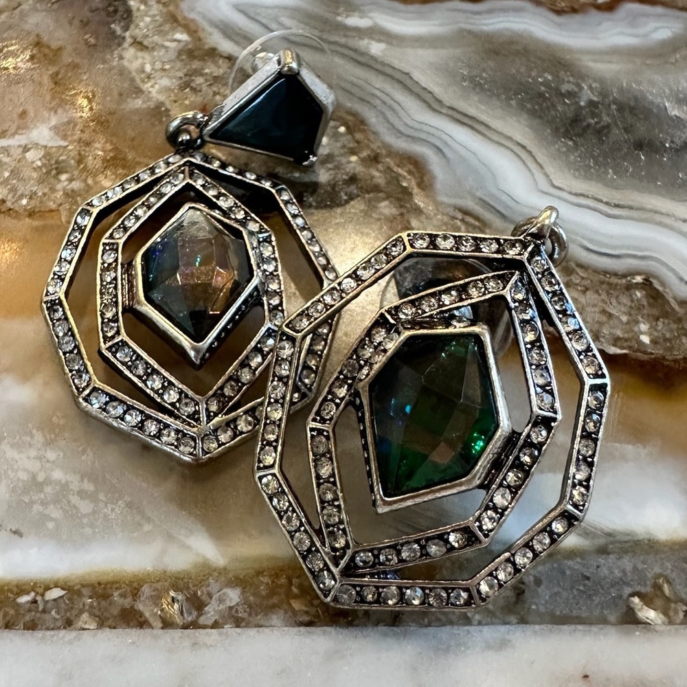 3021 Elegant Silver and Green Crystal Earrings
